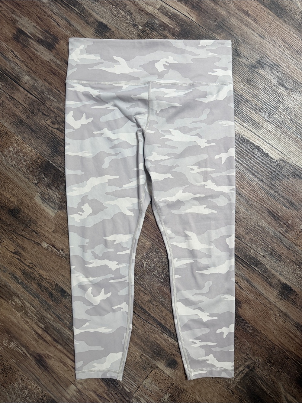 Athleta Elation 7/8 Tight Legging Camo Size Large